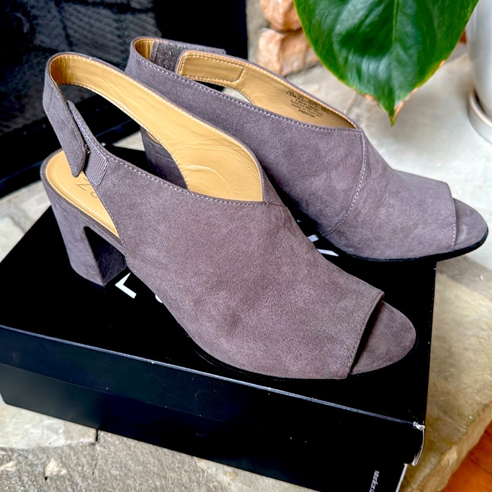 Naturalizer Preston peep toe in modern grey
